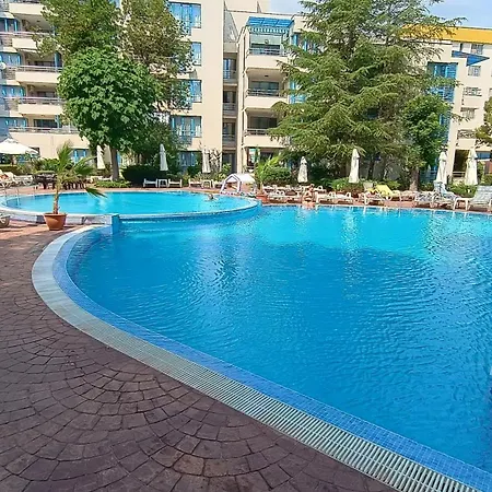 Excelsior アパート 3*